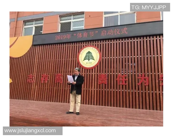 大小眼足球明星的独特魅力与球场风采解析